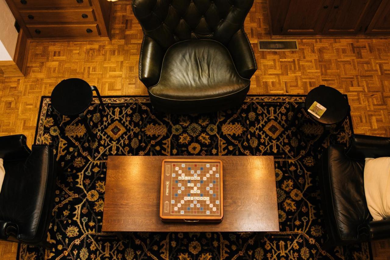 Harrisburg Mount Tom House Bed & Breakfast エクステリア 写真